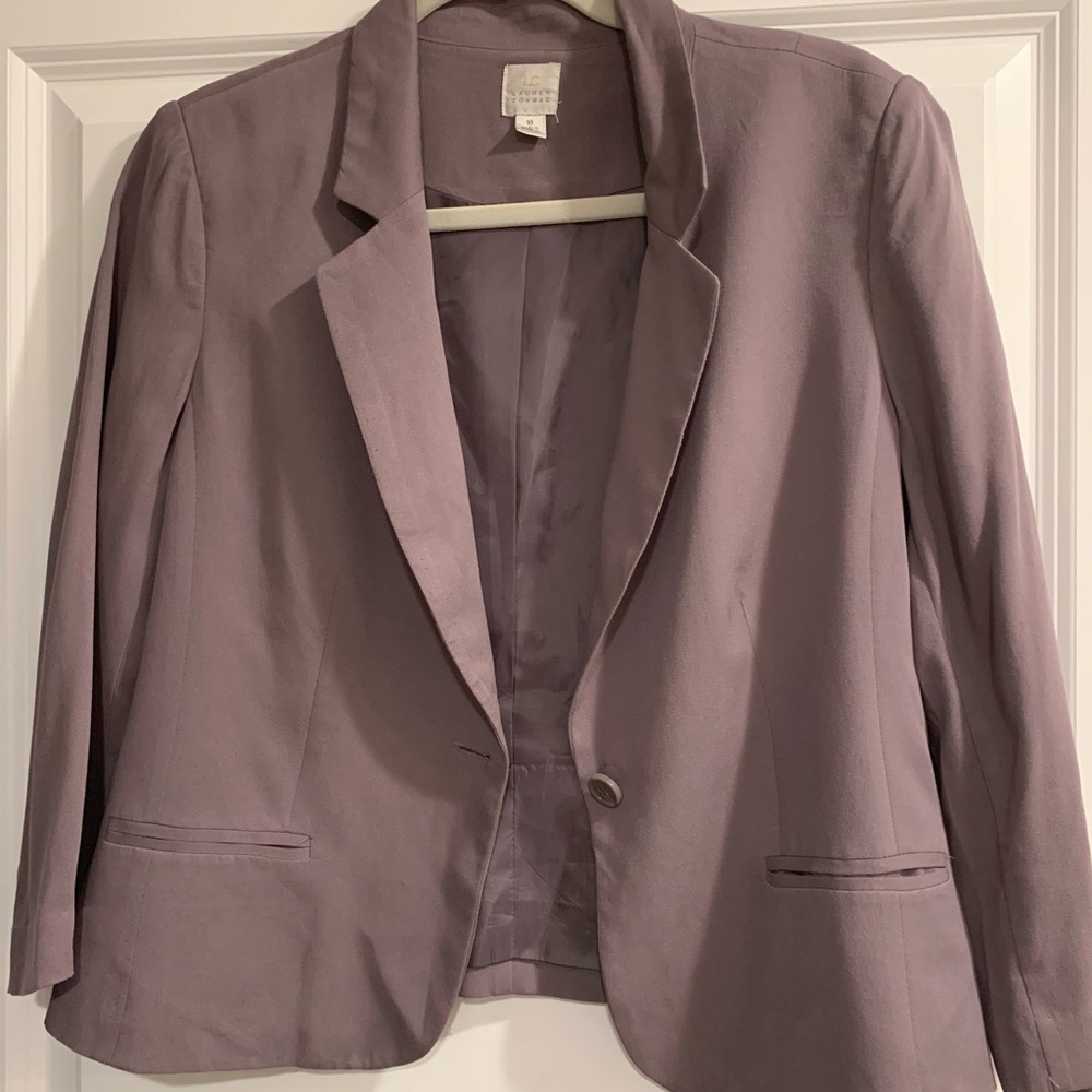 The perfect addition to your Spring work wardrobe!